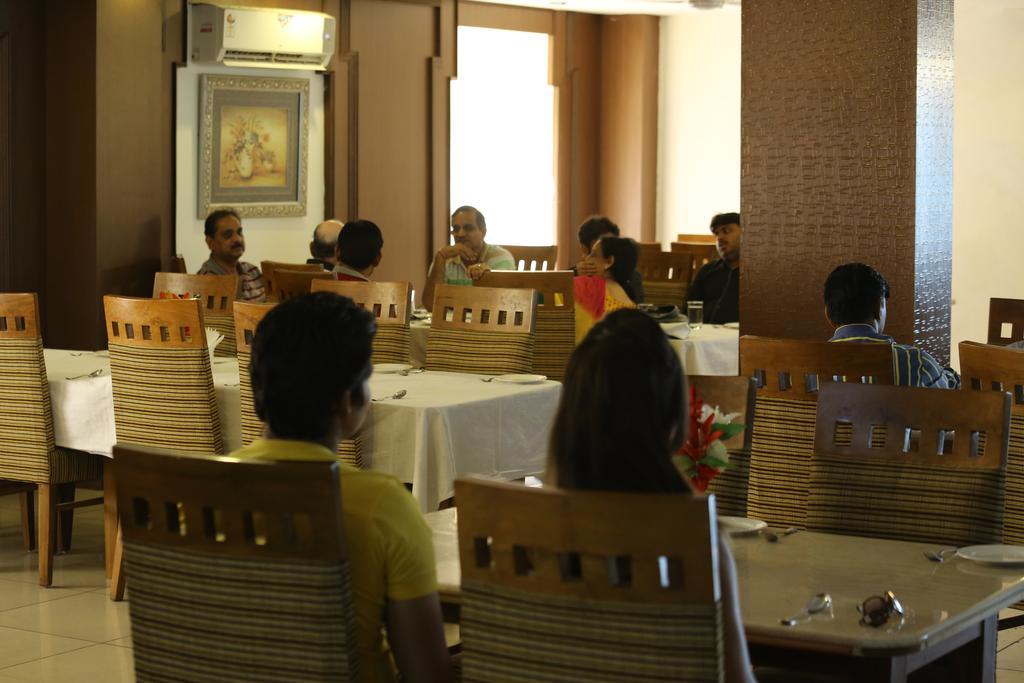 Resortharekrishnaorchid Vrindávan Kültér fotó